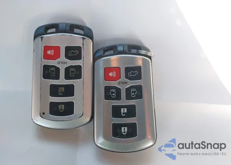 2015 Toyota Sienna Xle 8 Passenger z USA, uszkodzony, nr VIN 5TDYK3DC6FS669527